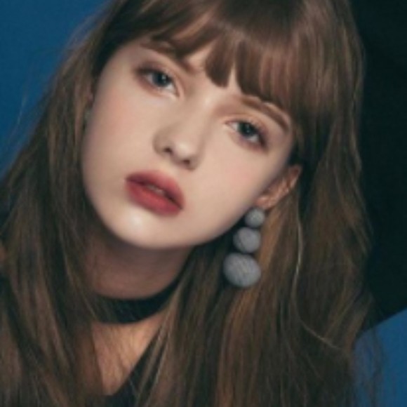 Meet your Posher, Roxana - Picture 1 of 1